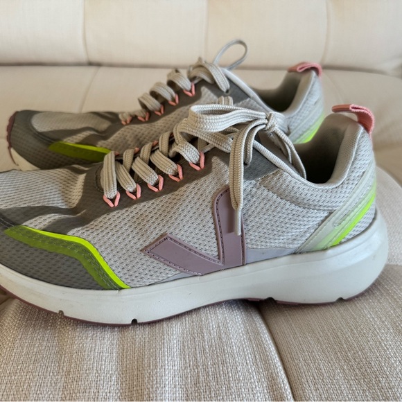Veja Women\'s Gray and Neon Green Sneakers